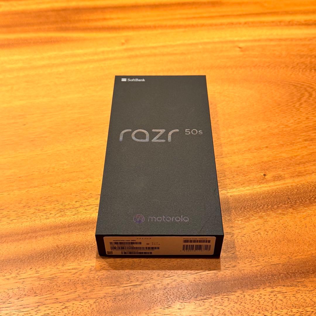 【新品未開封】Motorola razr 50s サンドクリーム SIMフリー