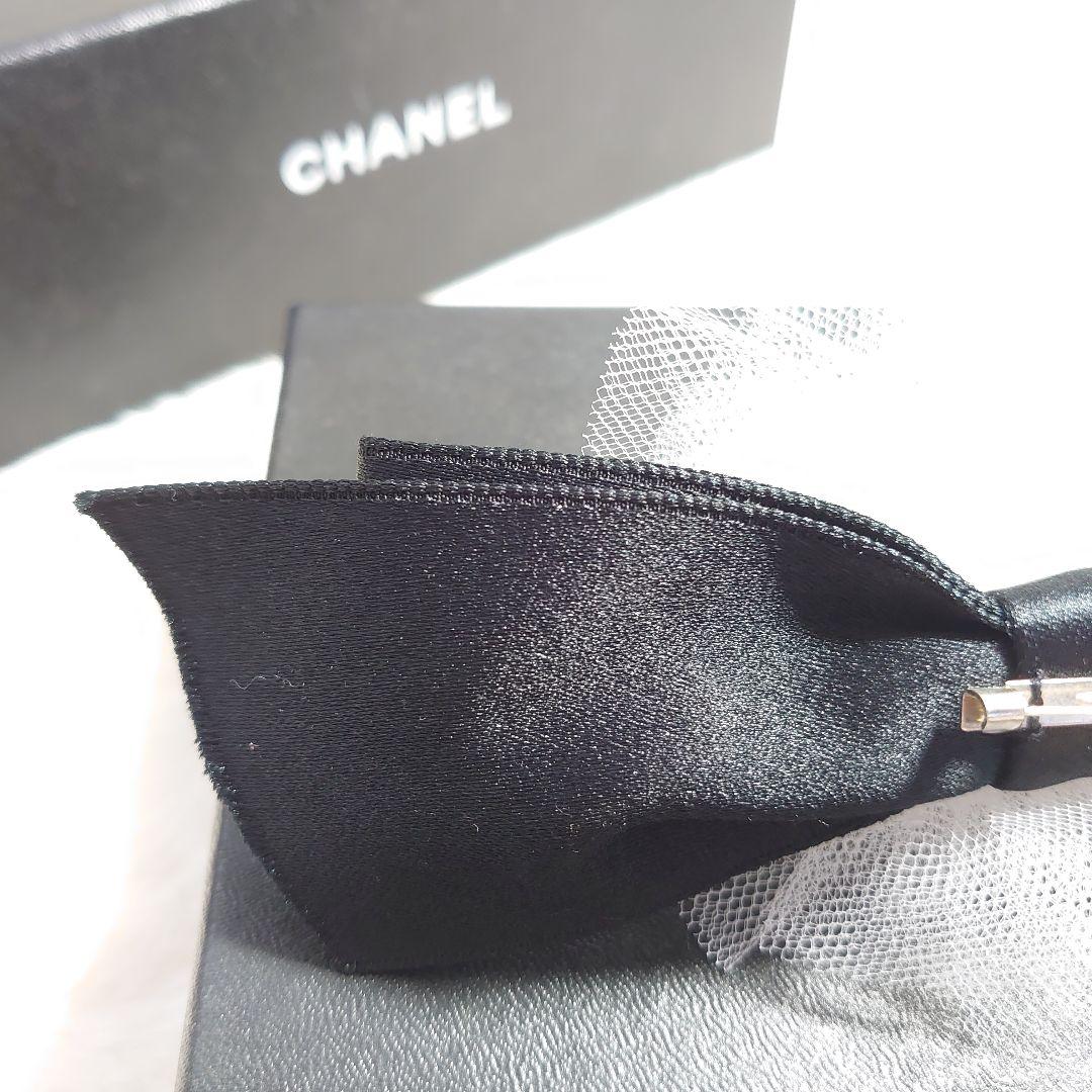 シャネル　コサージュ　リボン　ブローチ　白レース＆黒サテンリボン　メッシュ