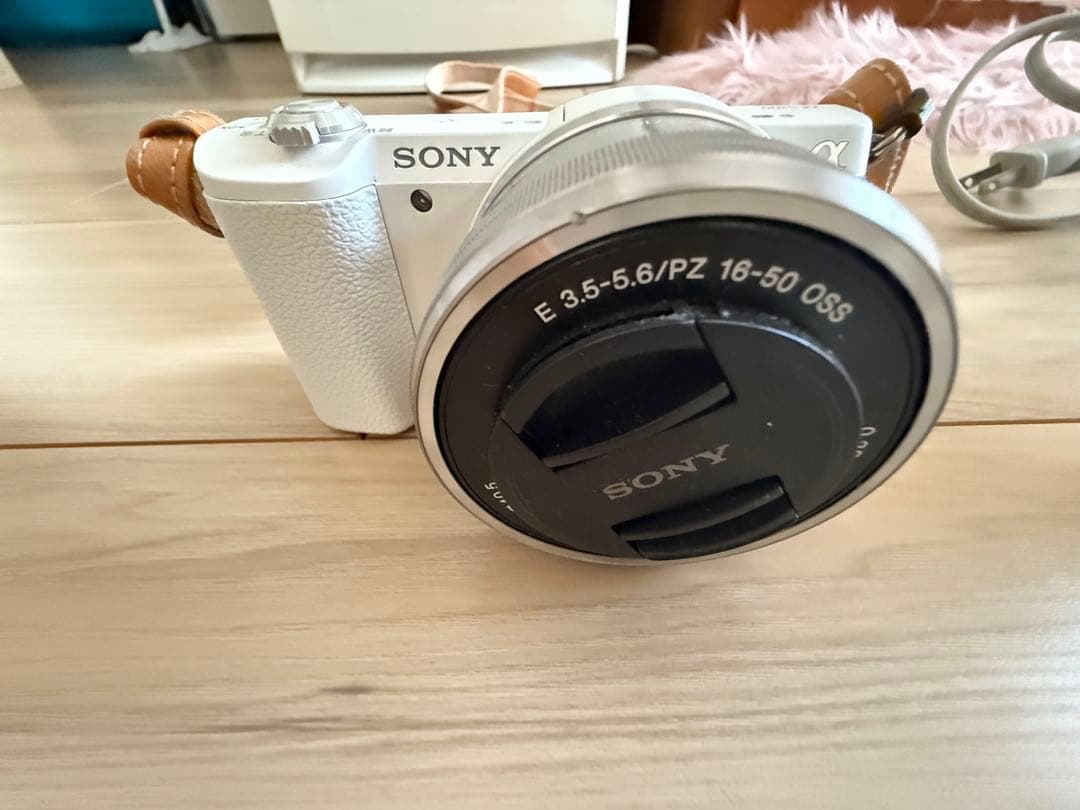 【美品】SONY α5100 ホワイト ミラーレス一眼レフ カメラ α