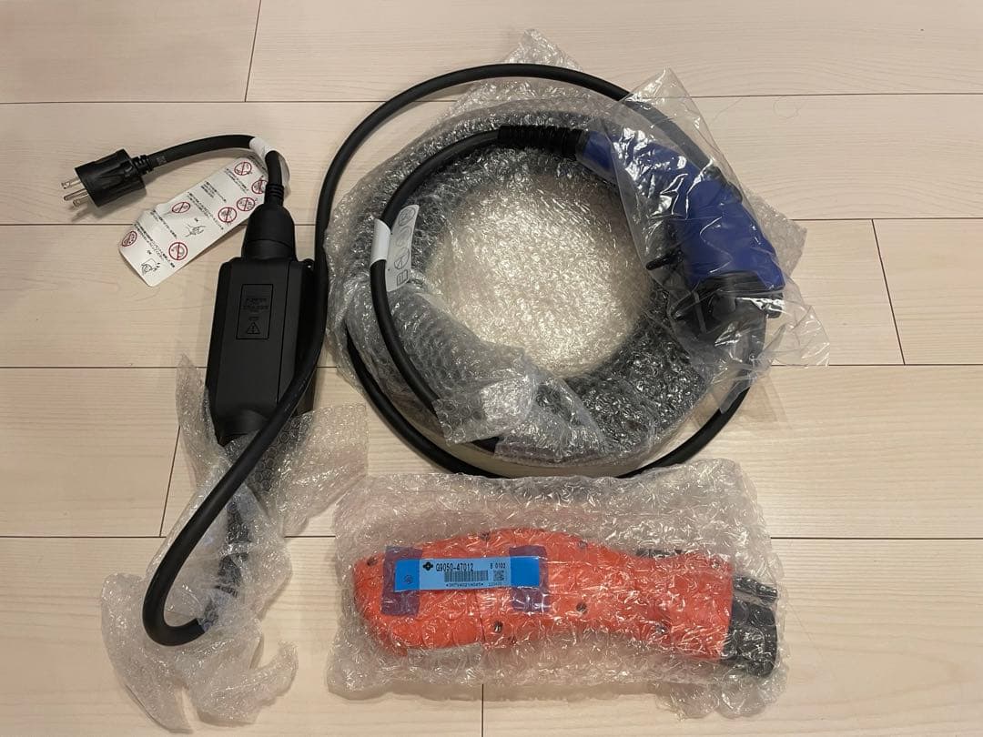 ☆トヨタ　充電ケーブル G9060-76020 ヴィーグルパワーコネクター☆