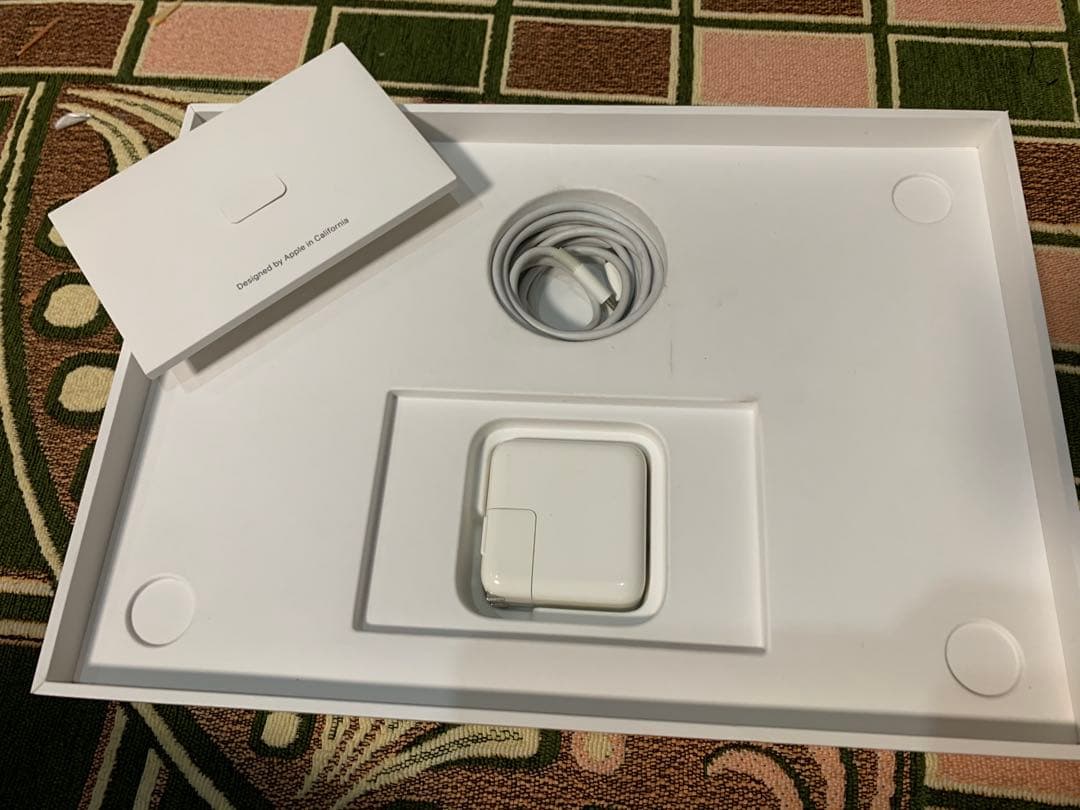 Apple MacBook Air 13インチ シルバー