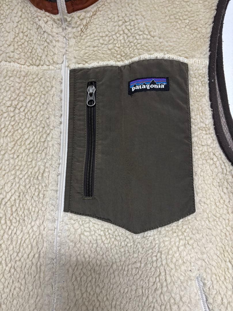 patagonia フリース ベスト クリーム色