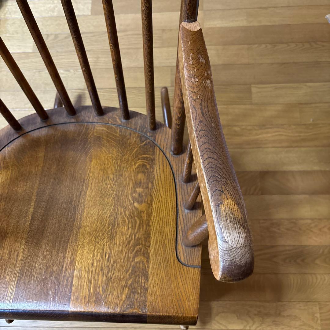 キツツキマークのロッキングチェア　by 飛騨産業