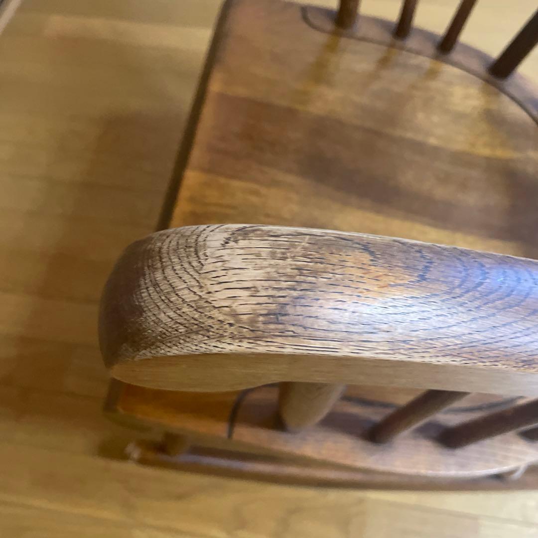 キツツキマークのロッキングチェア　by 飛騨産業