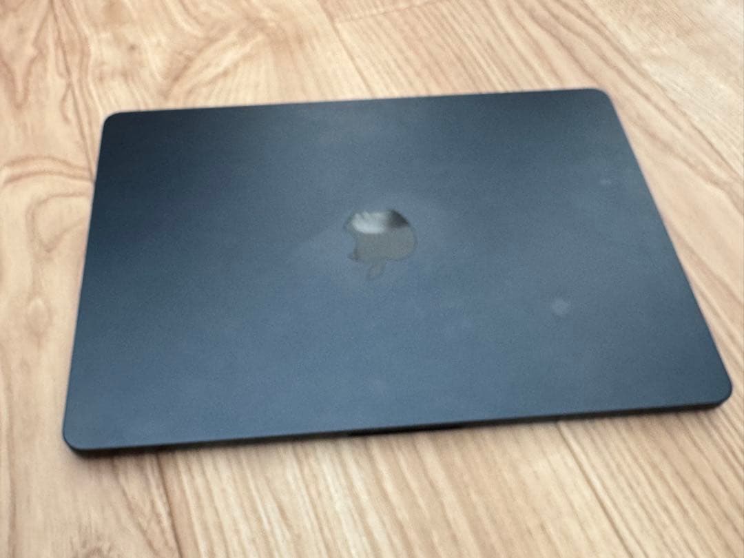 Apple MacBook air 2022 m2 ミッドナイト中古　256GB