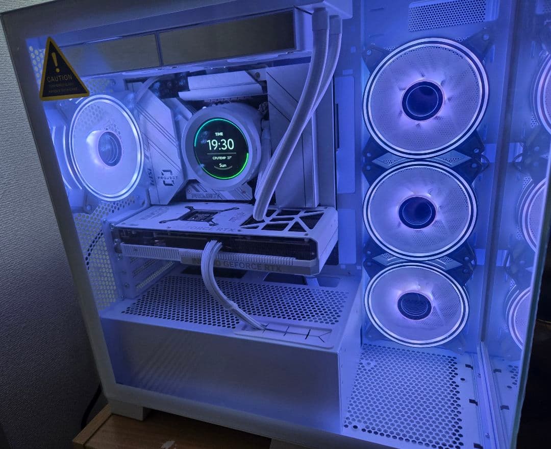 稼働少 美品 高性能 ホワイト ゲーミングpc i7 4070Ti SUPER