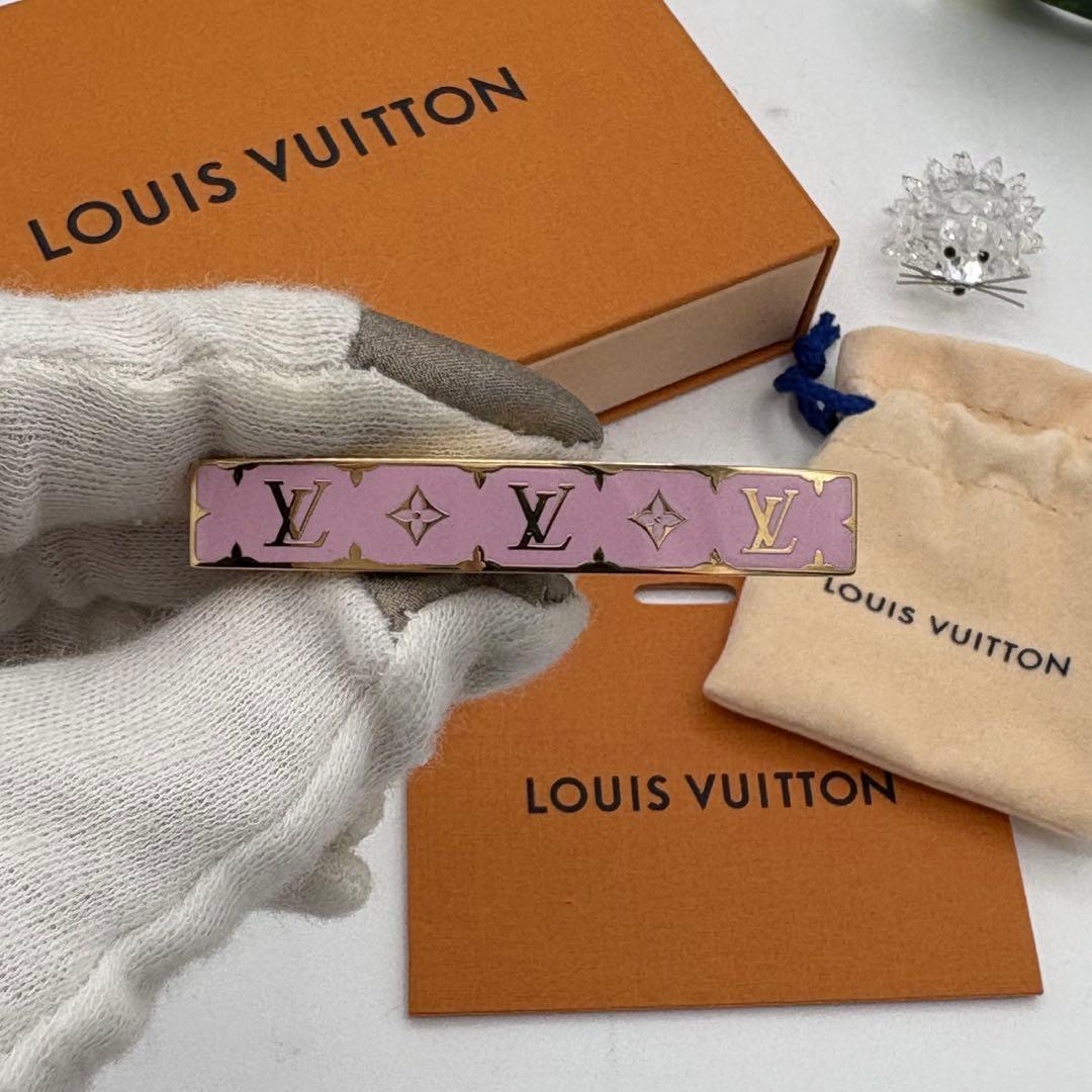 バレッタ ナノグラム モノグラムフラワー エナメル ヘアクリップ