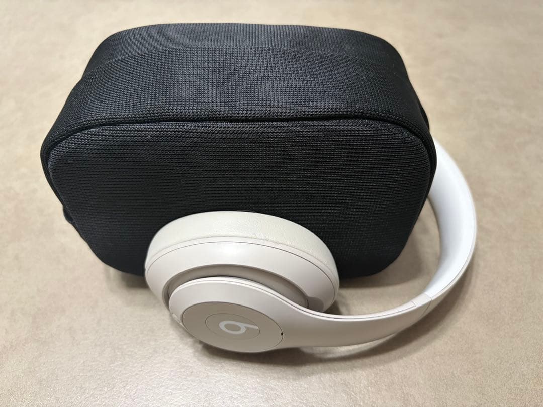 Beats Studio Pro サンドストーン