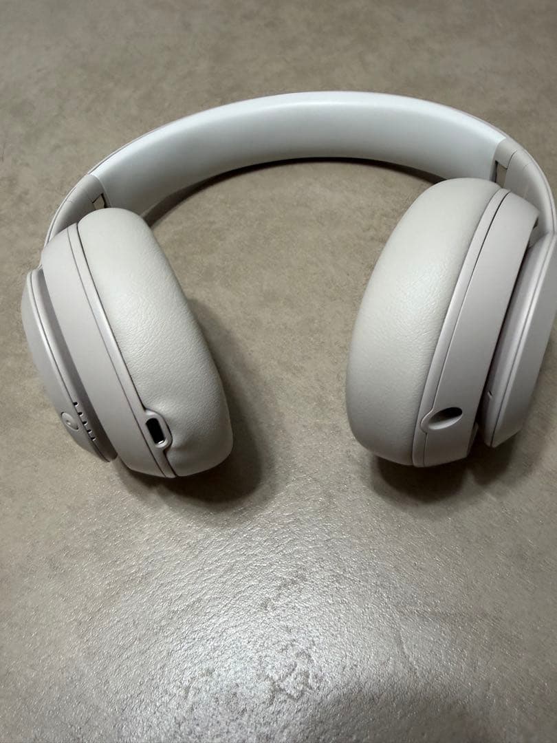 Beats Studio Pro サンドストーン