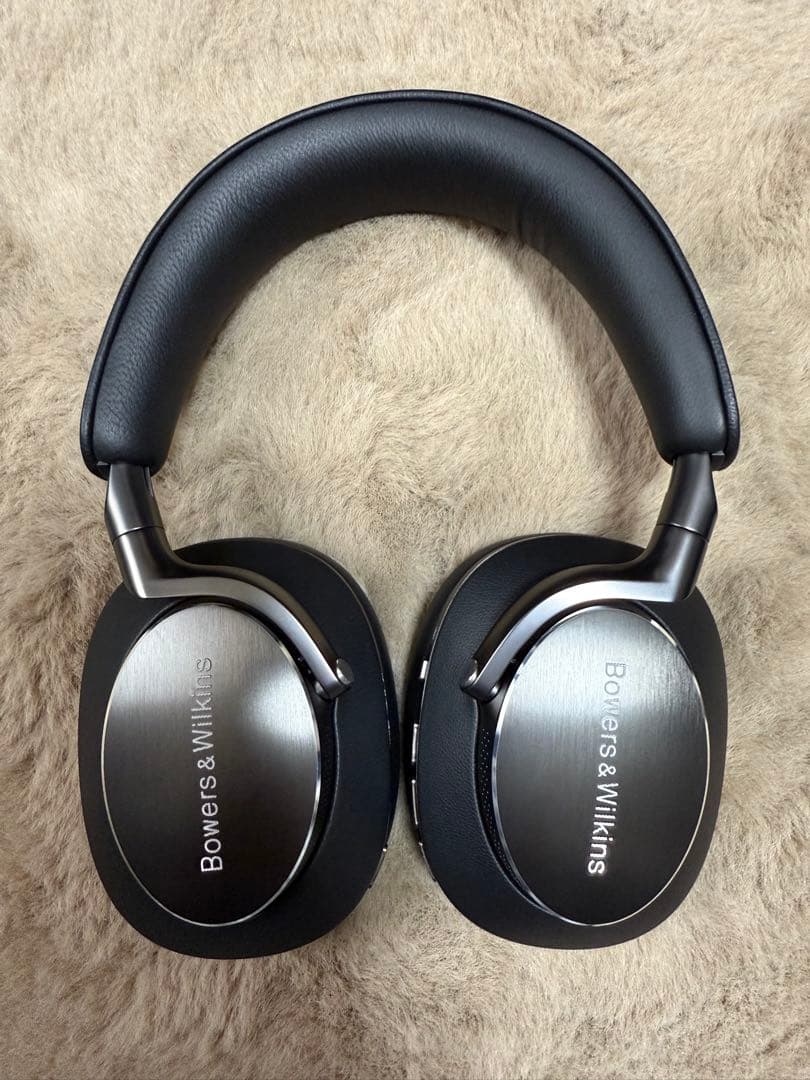 Bowers & Wilkins PX8ワイヤレスヘッドホン