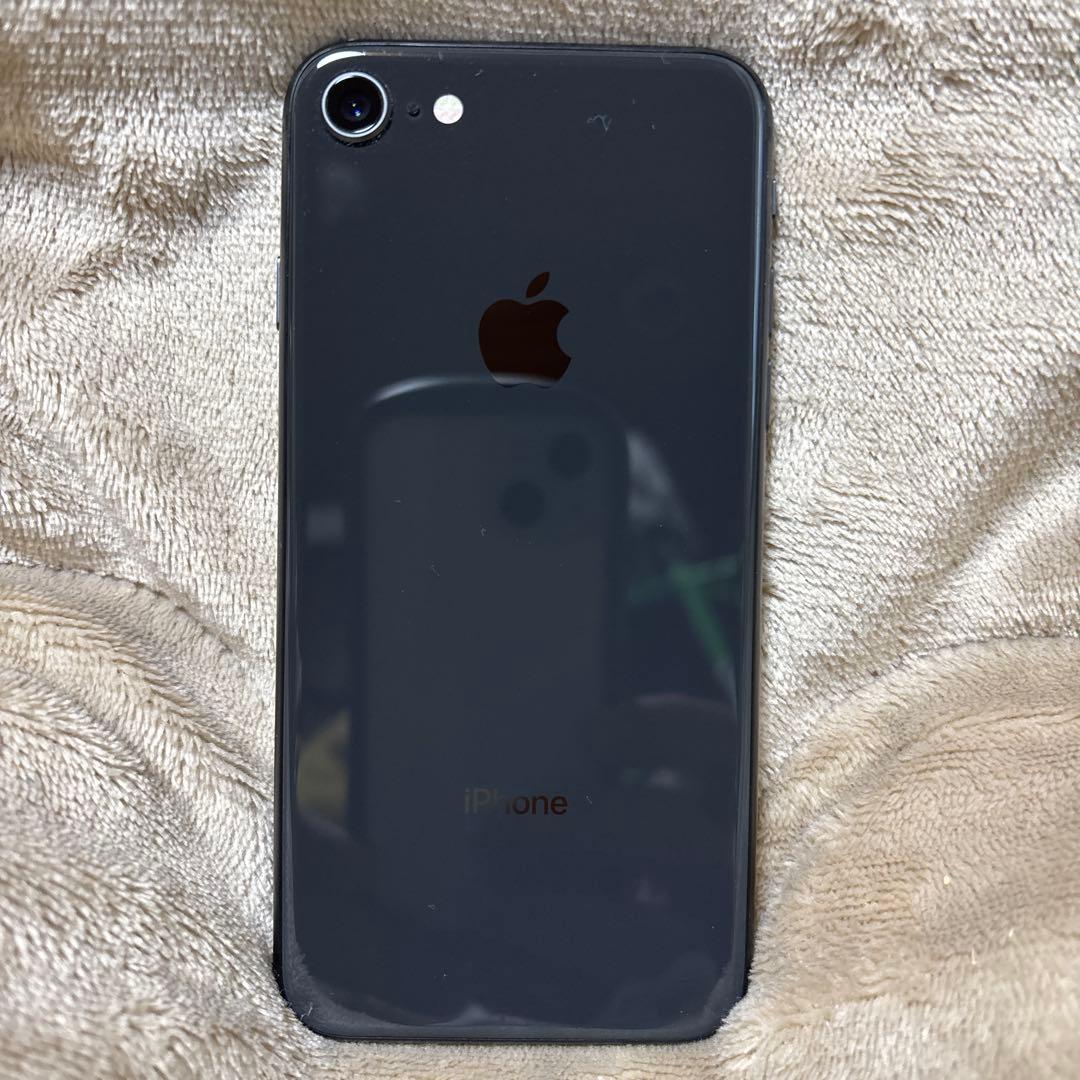 【中古】Apple iPhone 8 スペースグレー 本体【64G】82%