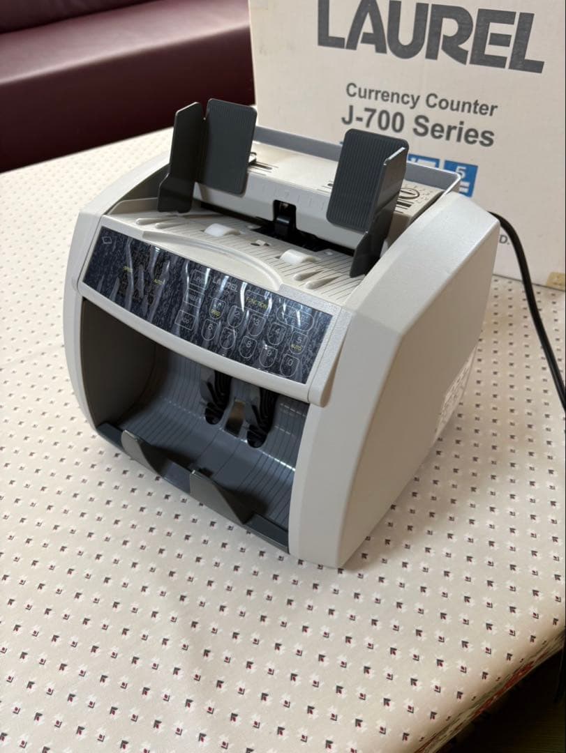 【美品】 ローレルバンクマシン 紙幣計数機 J717J 101757