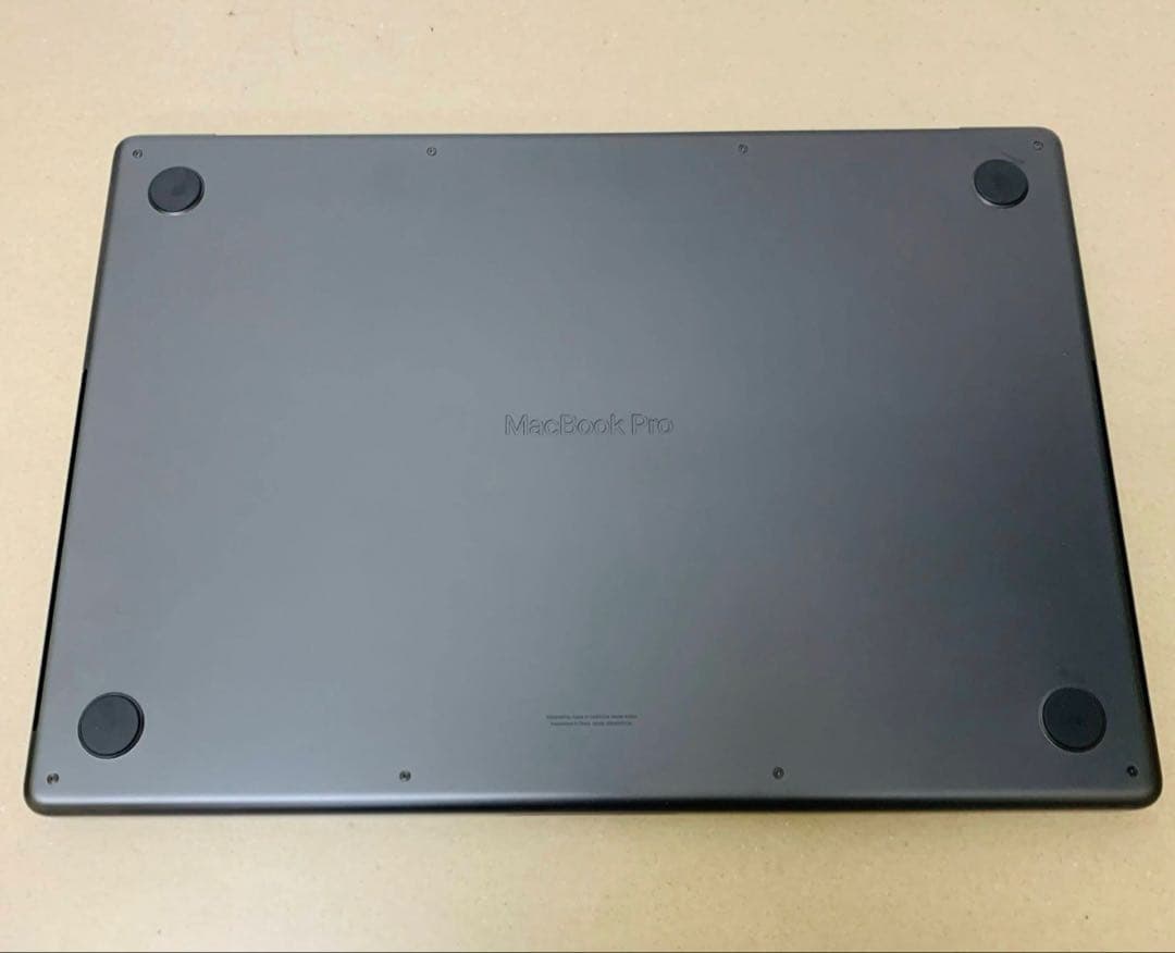 ボ*ブ様 【訳あり大特価】16inch mbp m3pro※底面傷あり