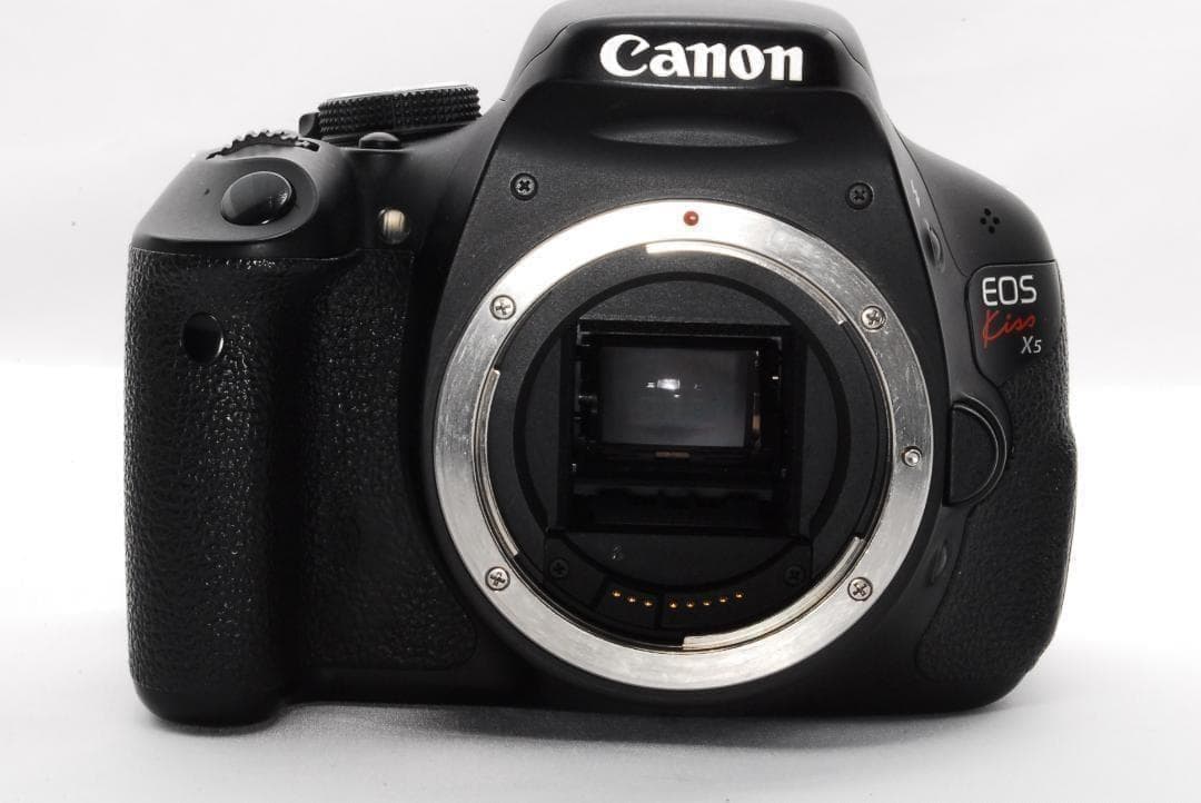 ダブルレンズ良品Canon kiss X5デジタル一眼レフ