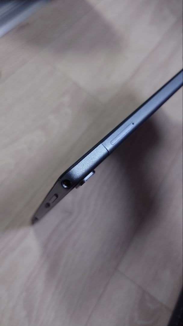 10.1インチ　Androidタブレット グレー 専用カバー付き