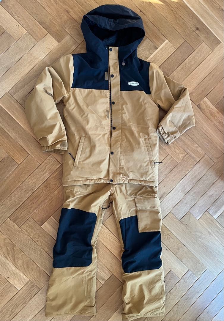 スノーボード VOLCOM KIDS JACKET & BARKLEY BIB OVERALL