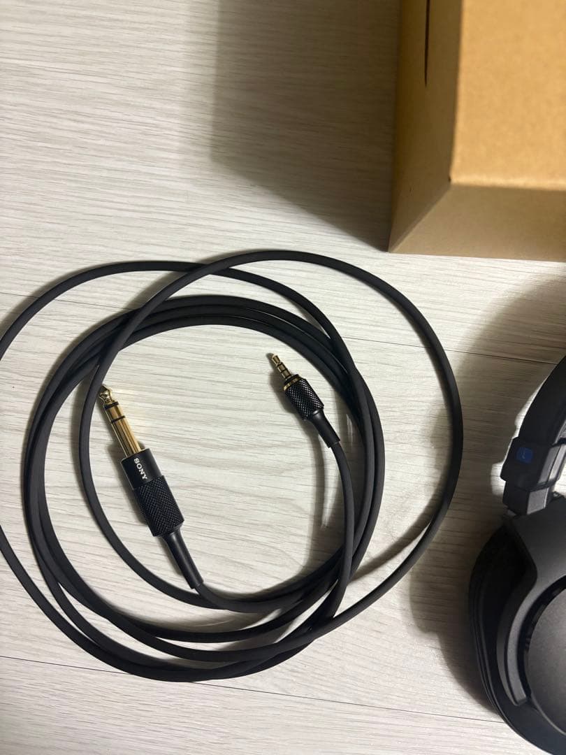 SONY スタジオモニター 有線ヘッドホン　MDR-M1ST