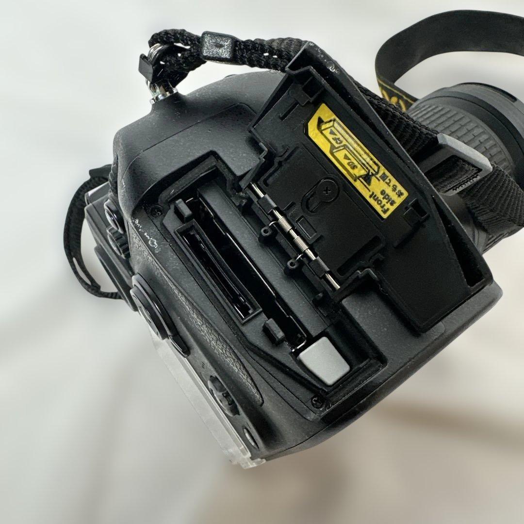 Nikon D800 デジタル一眼レフカメラ 18-200mmDXレンズ付き