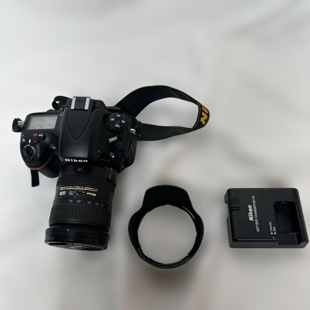 Nikon D800 デジタル一眼レフカメラ 18-200mmDXレンズ付き