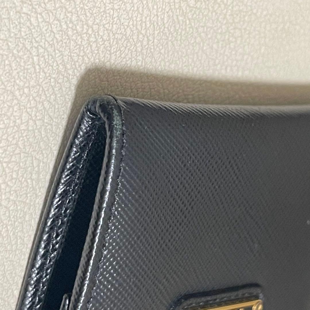 【極美品】PRADA プラダ　小銭入れ　ケース　黒　ゴールド　正規品
