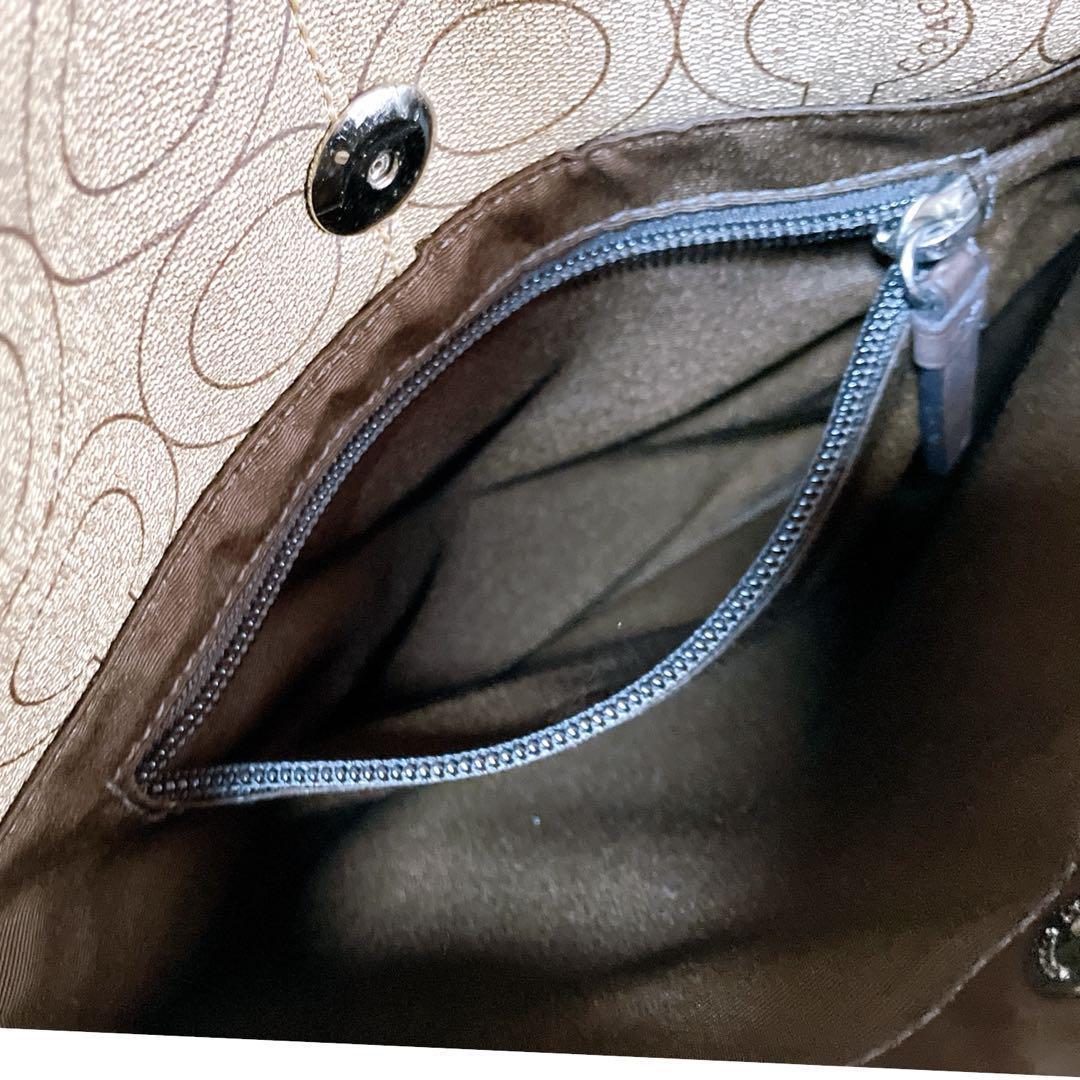 コーチ 良品 オプアート 斜め掛け可 PVC メッセンジャーバッグ ベージュ