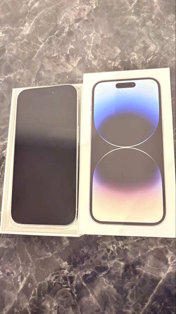 Apple iPhone 14 Pro 256GB本体　シルバー