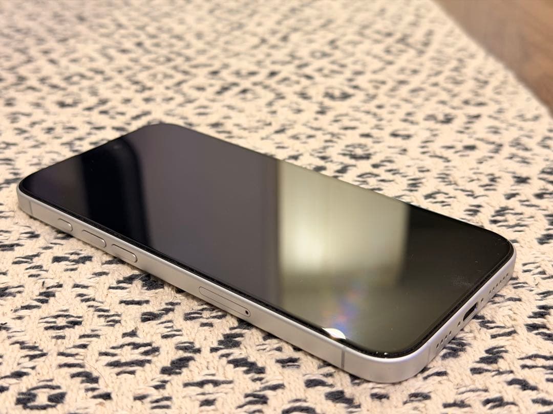 更に値下げ! iPhone16Plus 128GB本体 + ケース SIMフリー