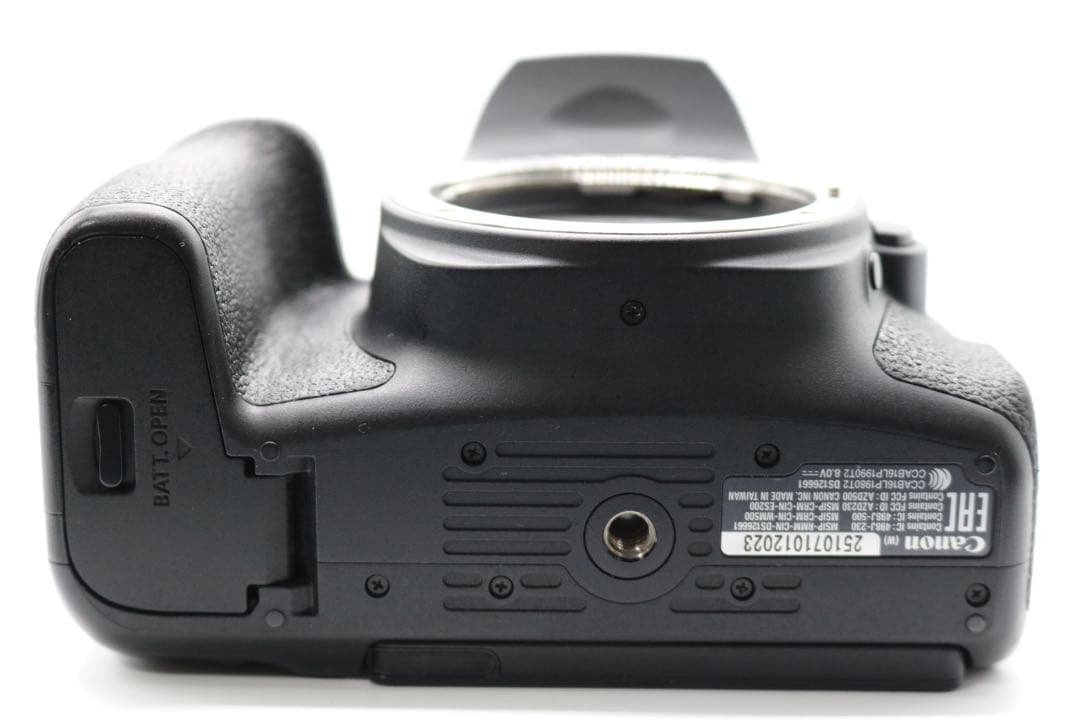 超美品 【Canon EOS Kiss X9i トリプルレンズセット】 安心保証