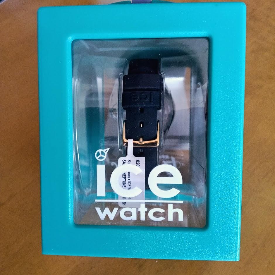 ice watch セーラームーン 青 　希少価値の高いアイテムです。