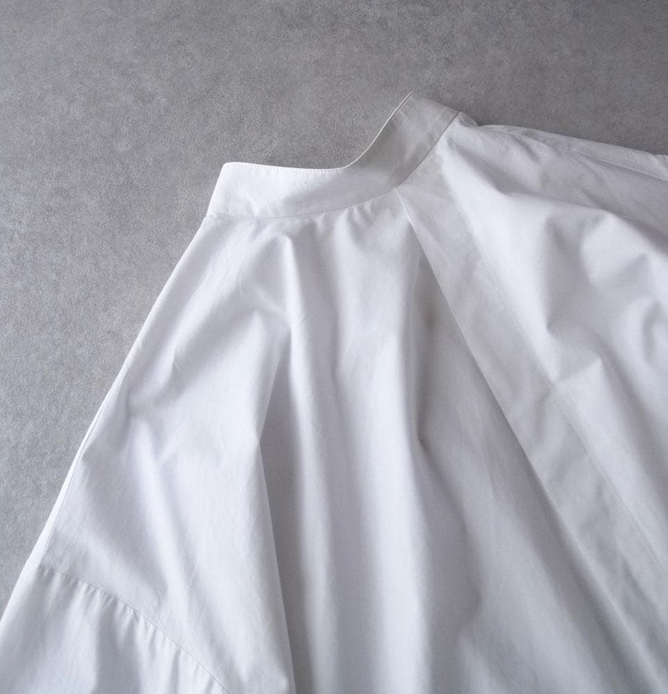 美品 CLANE 2,4万円 スリットのブラウス ホワイト クラネ B411