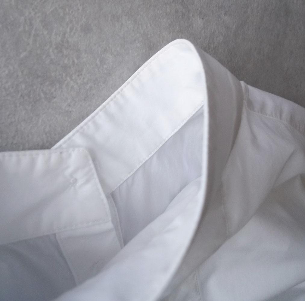 美品 CLANE 2,4万円 スリットのブラウス ホワイト クラネ B411