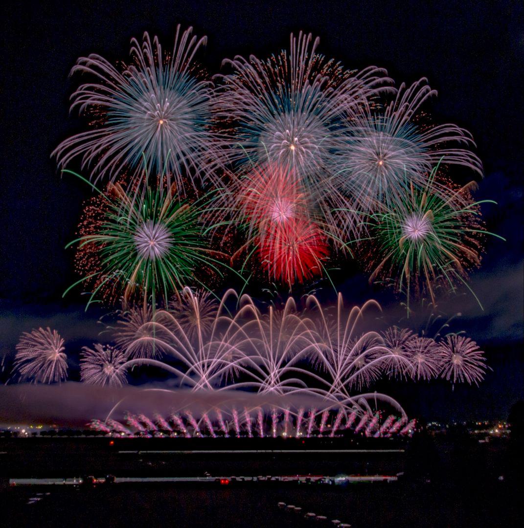 Nikon デジタル一眼レフカメラ D3100本体と充電器付き