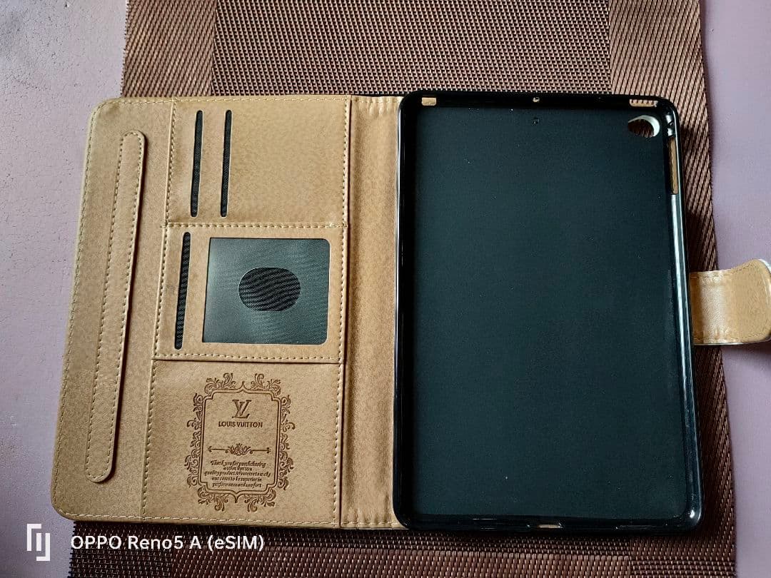 momo　値下げ　iPad mini4 32GB au wifiセルラー