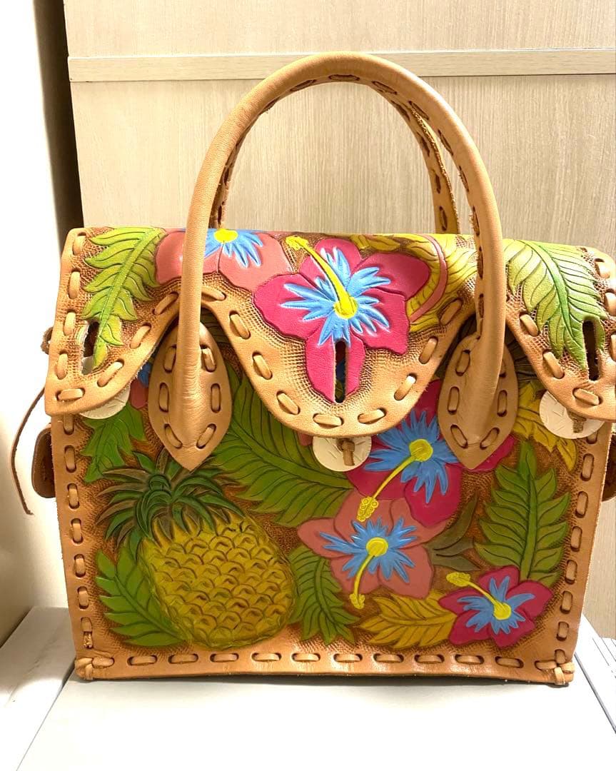 グレースコンチネンタル カービングトライブス マエストラSトロピカル柄夏限定