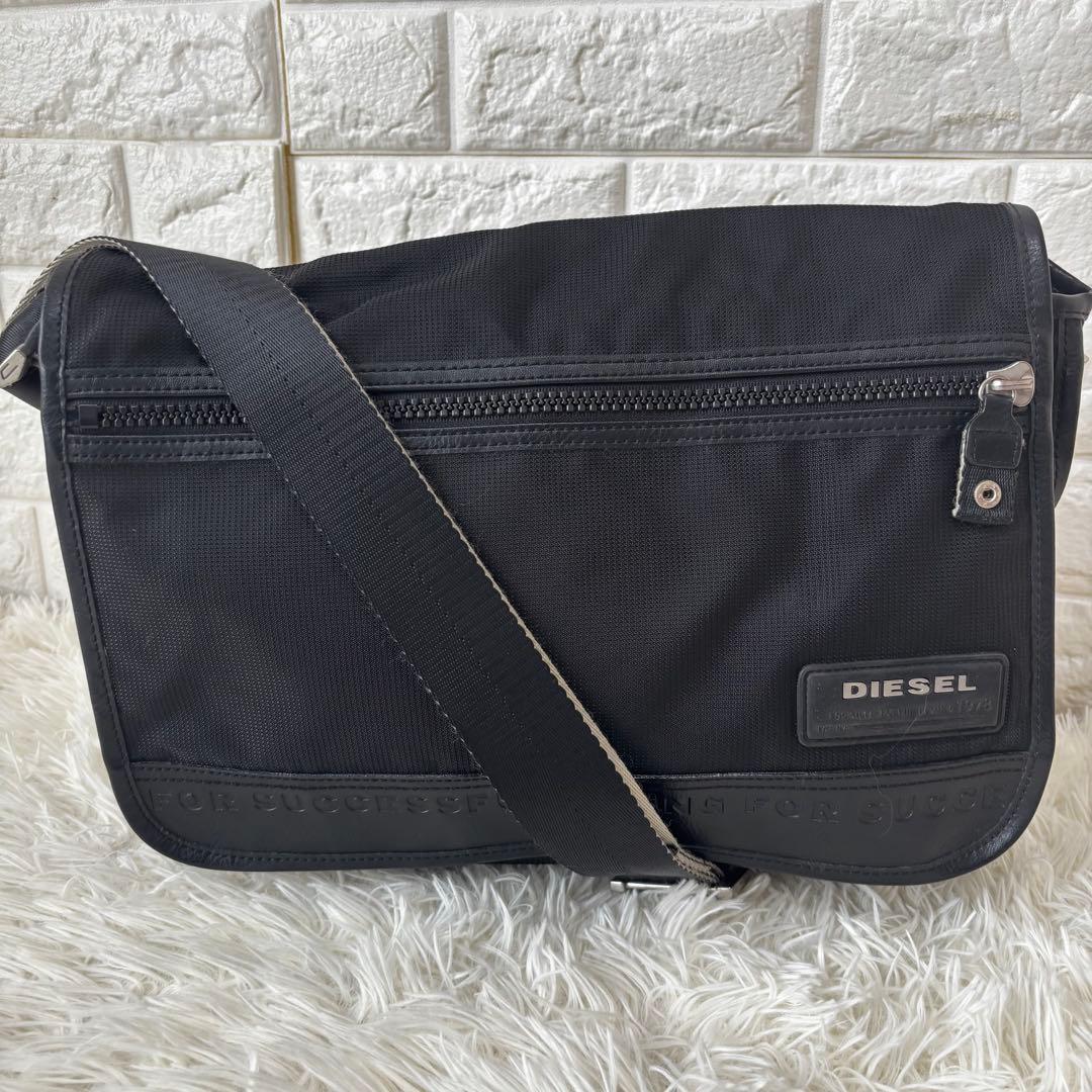 DIESEL✨大容量メッセンジャーバッグ　レザー×ナイロン　ロゴ刻印　y2k