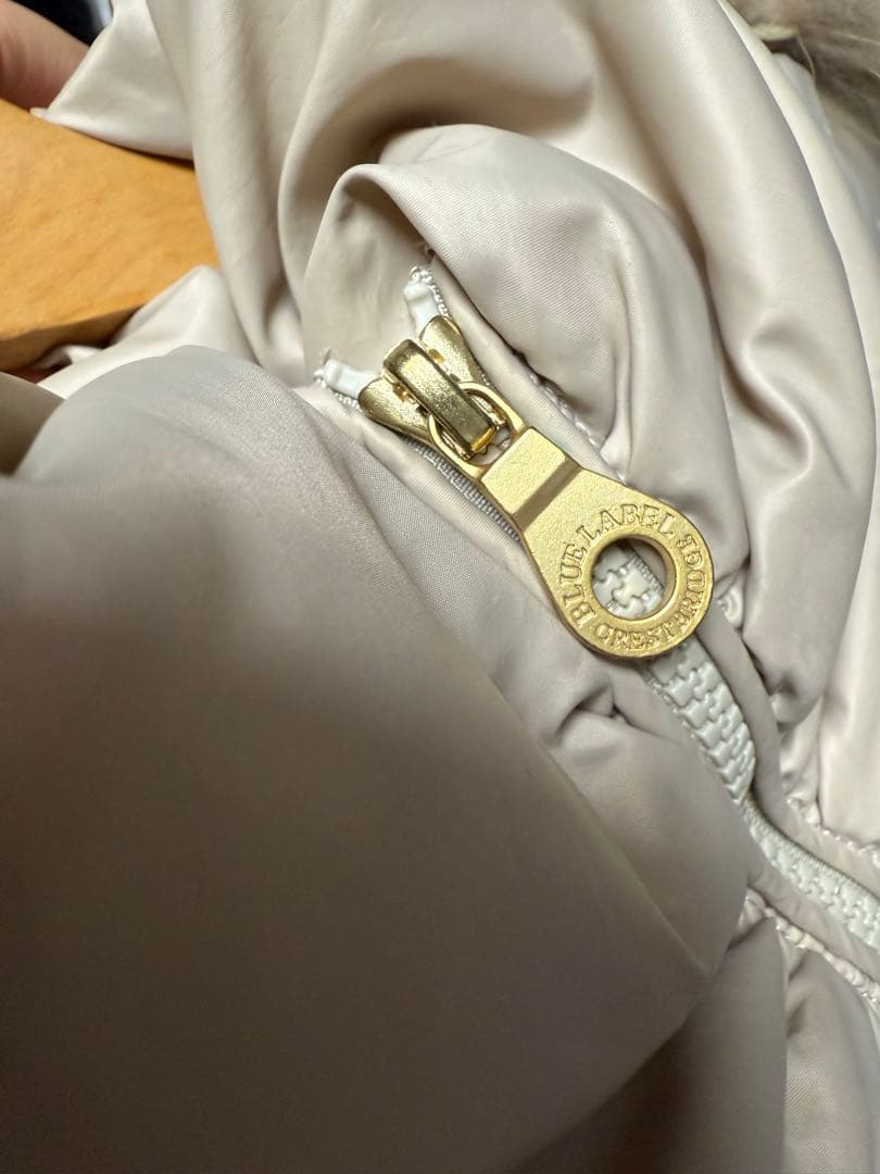 ブルーレーベルクレストブリッジ　ダウンコート