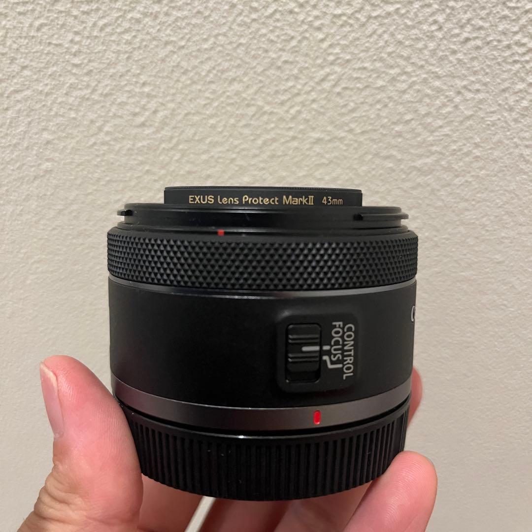 美品元箱付純正フード付Canon RF 16mm F2.8 STM 単焦点レンズ