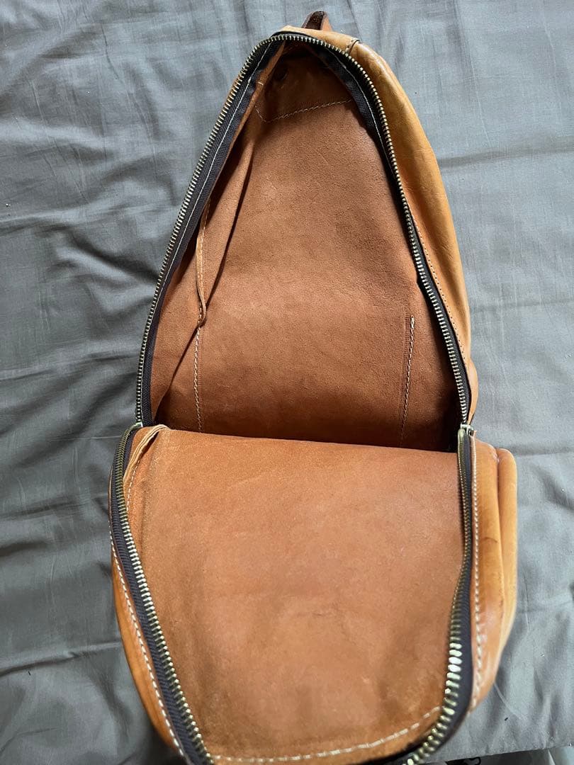 herz リュック ファスナー キャメル