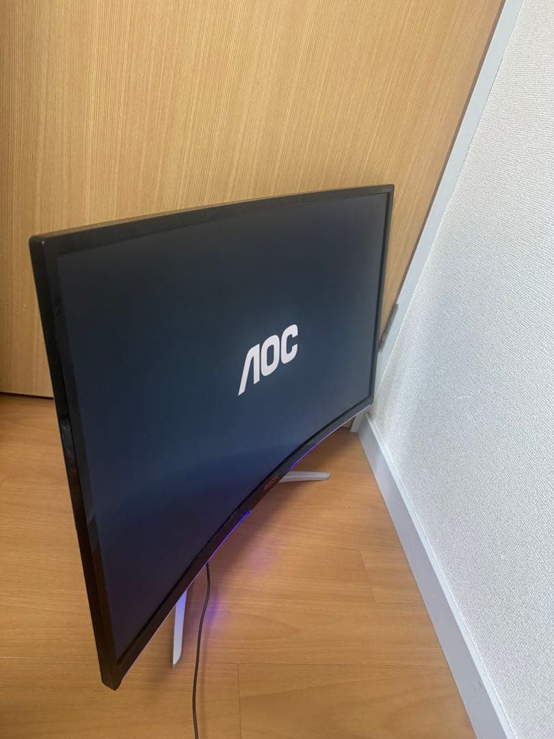 AOC 31.5インチ　湾曲　ゲーミングモニター　AG322FCX