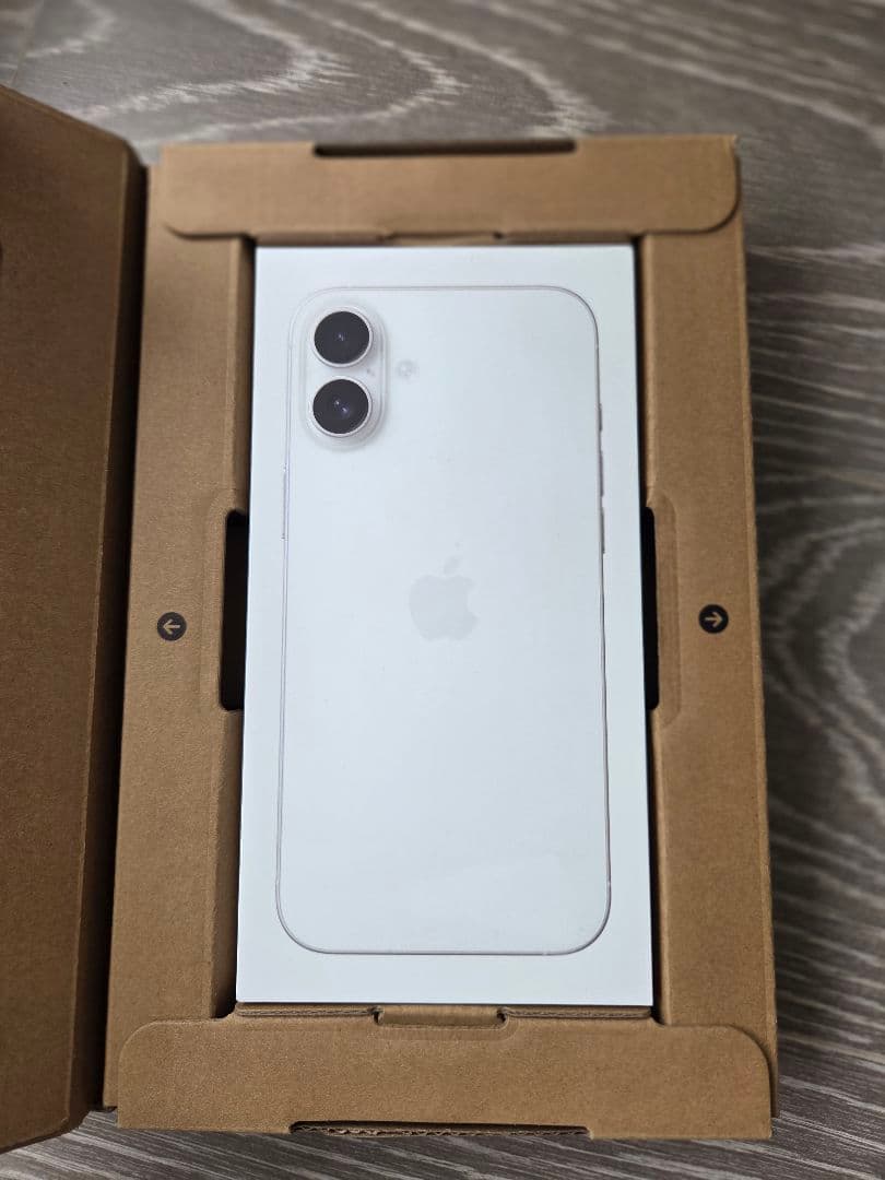 iPhone16Plus 128GB ホワイト 美品