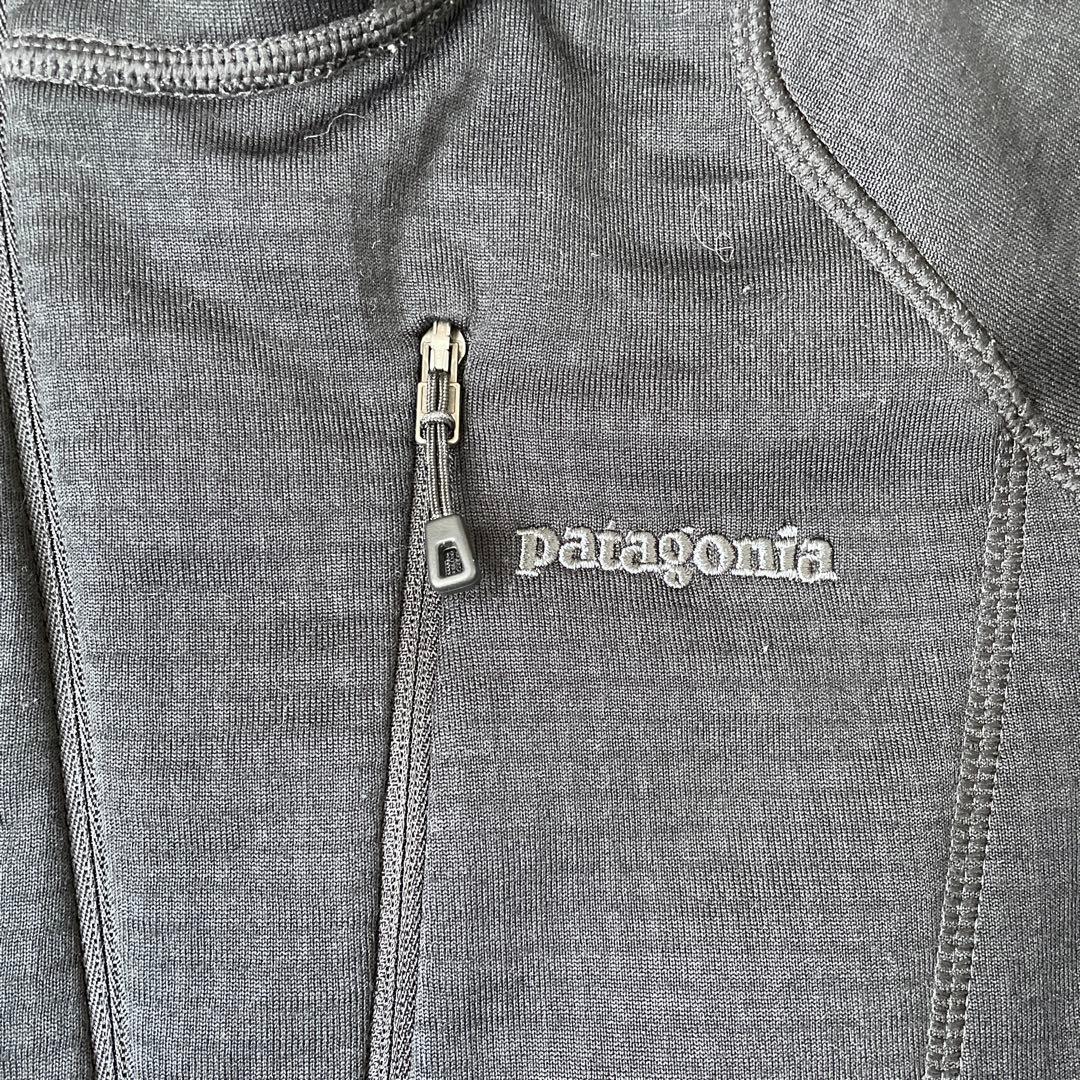 patagonia メンズ S ブラック パーカー