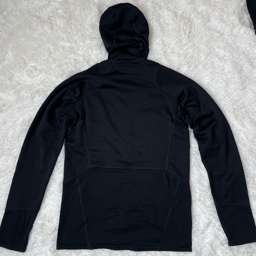 patagonia メンズ S ブラック パーカー
