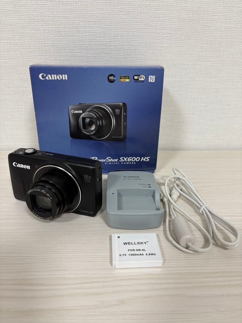 Canon PowerShot SX600 HS 本体と付属品