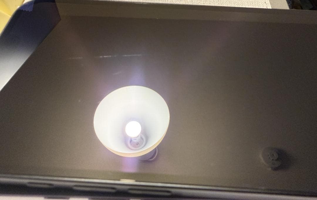 Apple iPhone 16e 128GB ブラック SIMフリー 画面擦れ有