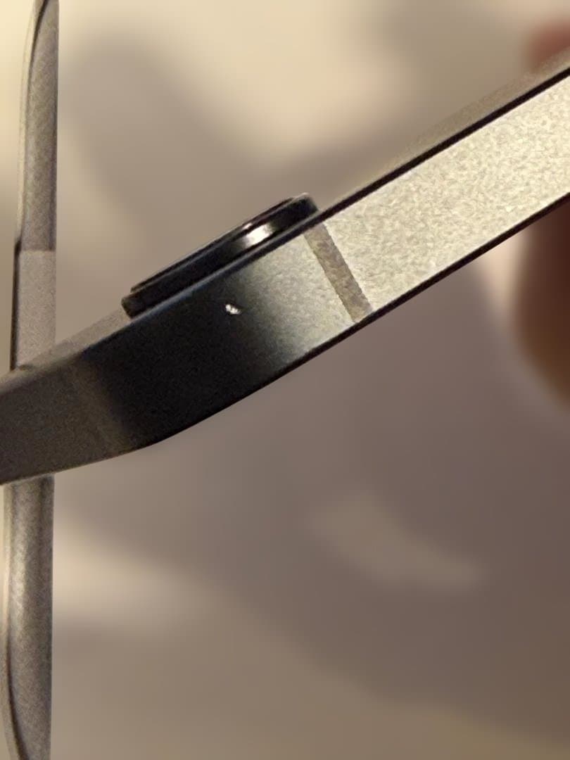 Apple iPhone 16e 128GB ブラック SIMフリー 画面擦れ有