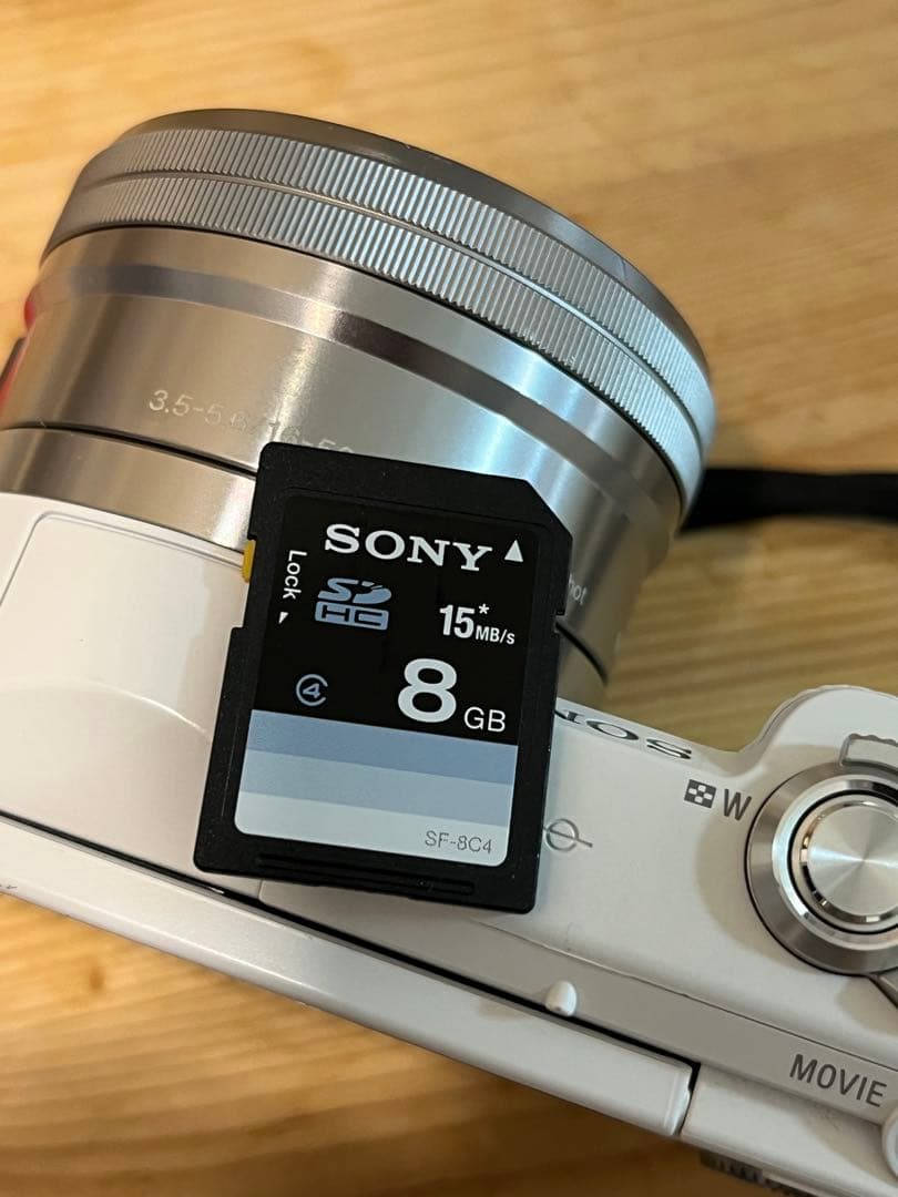 SONYソニーa5100 ILCE-5100USB充電可能ホワイトミラーレス一眼