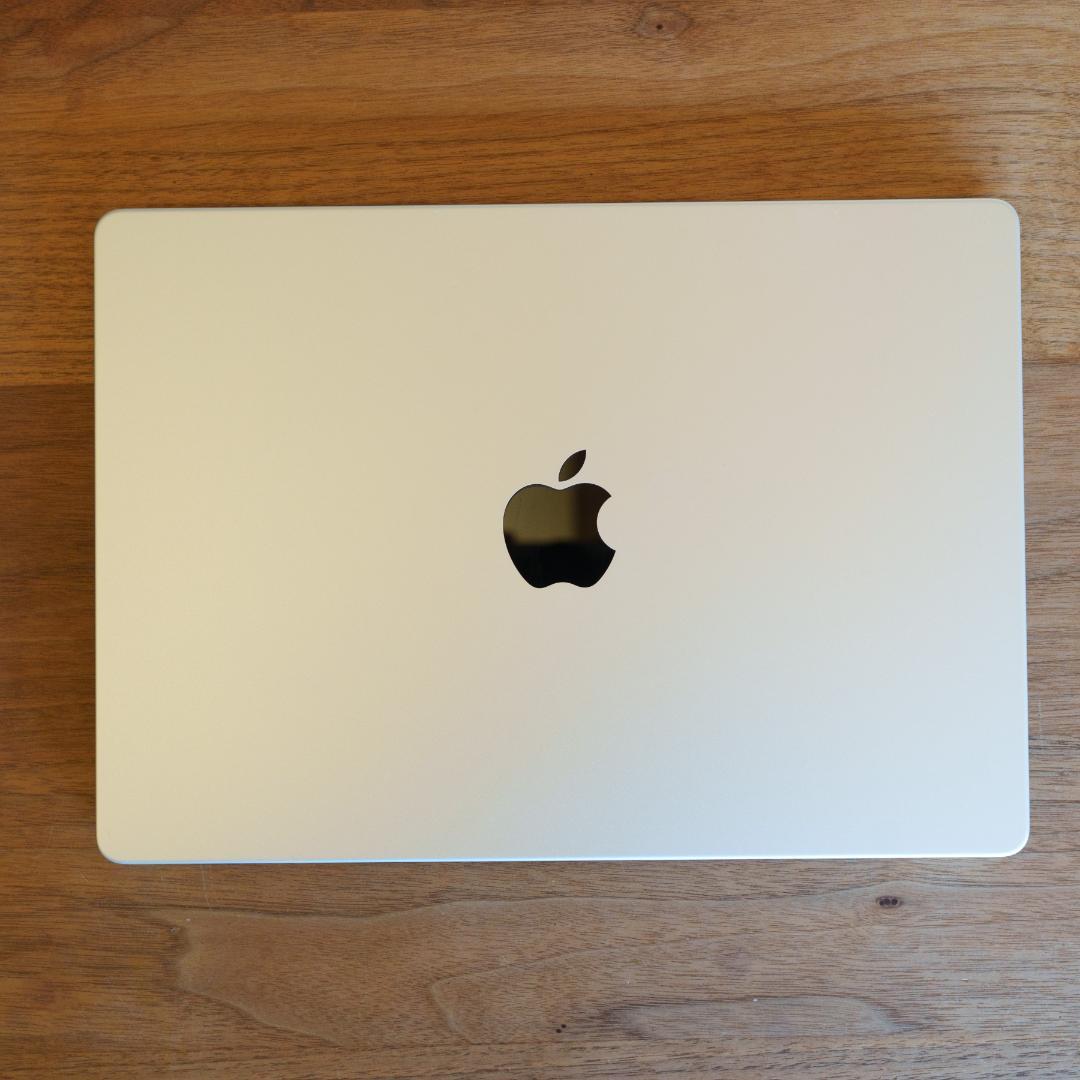 M2 Pro Macbook Pro 512GB、メモリ16GB