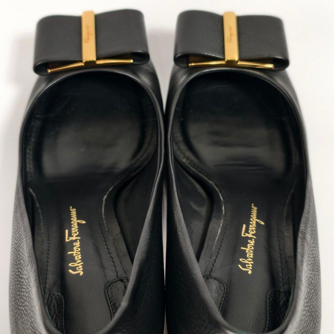 未使用級 フェラガモ ヴァラリボン パンプス CAPUA55 ブラック 22.5