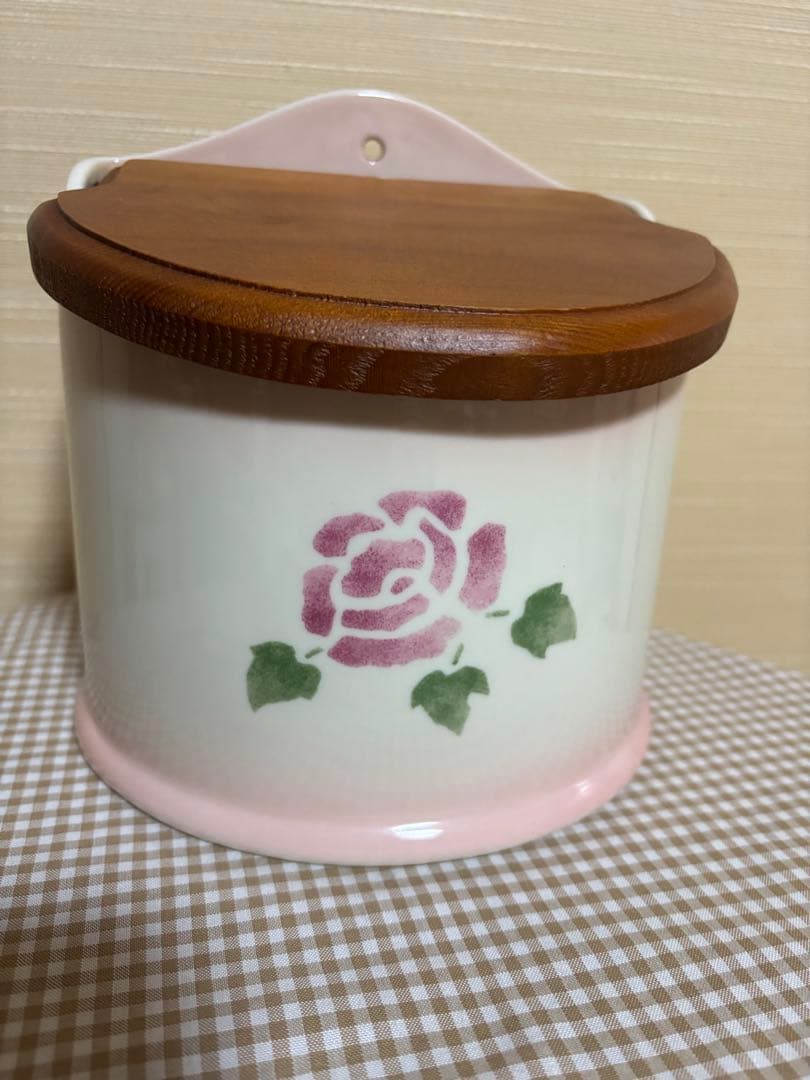 ニャンコ先生　マニーローズ木製蓋陶器小物入れ