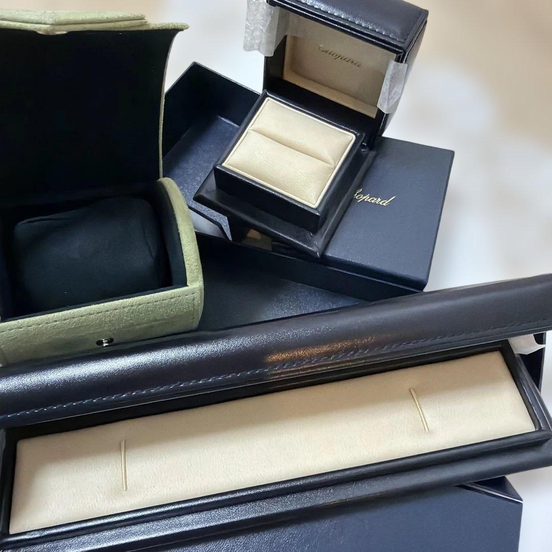 ヴァンクリーフ緑スエードバンド 時計ケース ショパール指輪と時計ケース空き箱